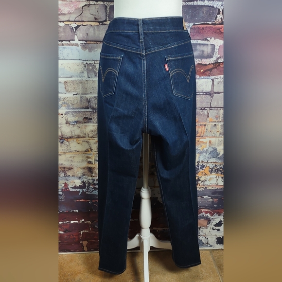 Levi's Jeans - Picture 3 of 8